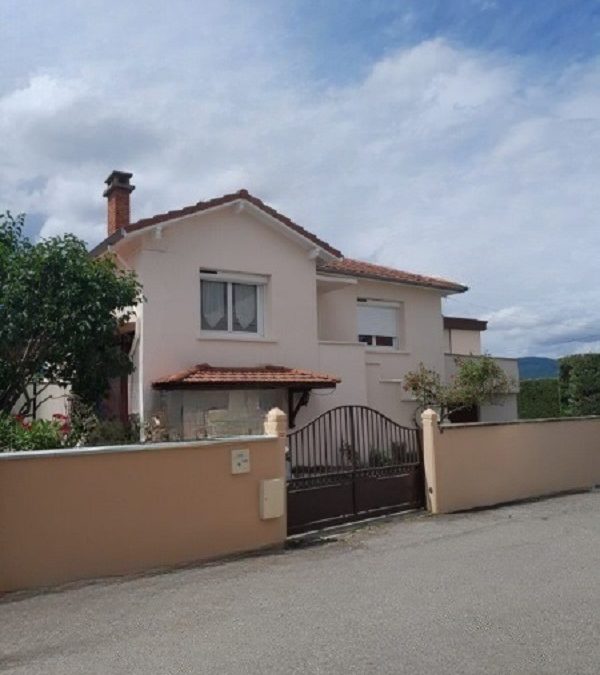 Aménagement complet d’un sous sol en appartement adapté aux personnes à mobilité réduite et rénovation énergétique d’une maison à Saint Chamond