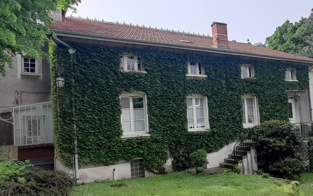 Rénovation énergétique complète d’une maison individuelle – Intervention Synéo à Unieux (42)